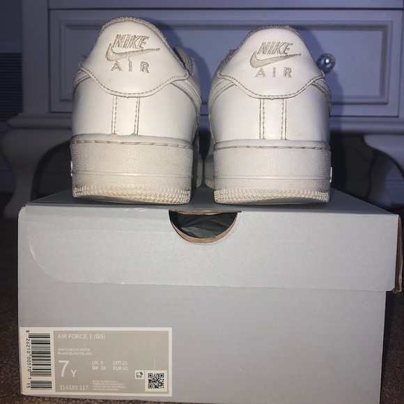 Size 7Y woman’s/girls af1 - Picture 8 of 8